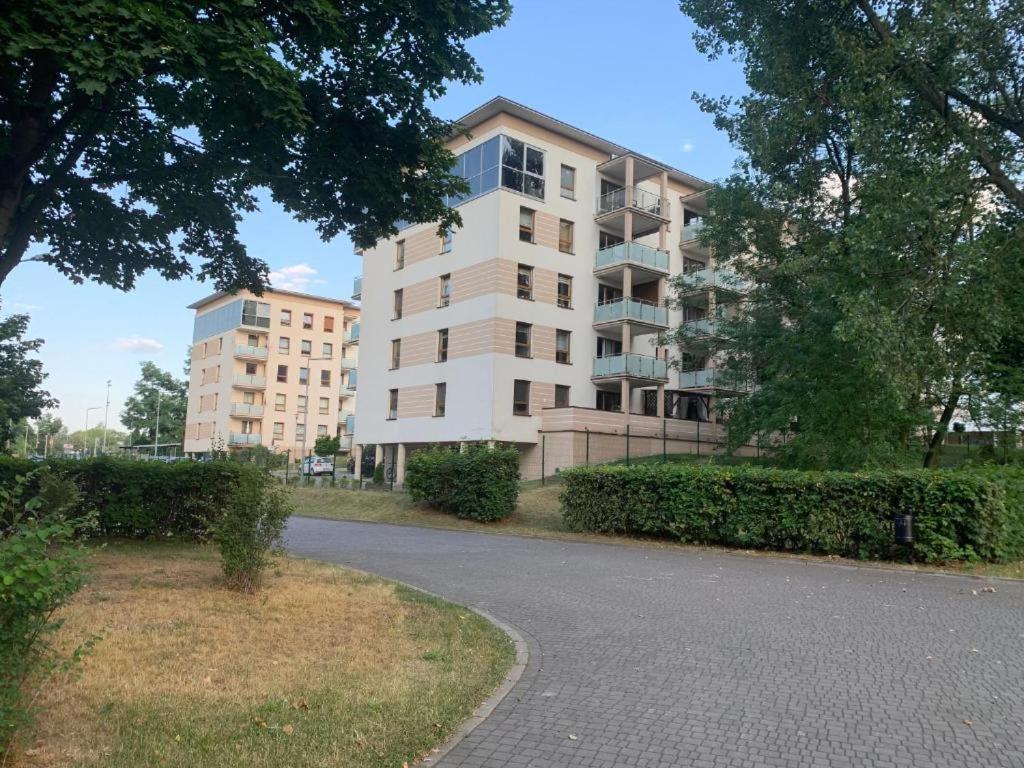 Europa22 Apartament "Sen Jak W Pieciogwiazdkowym Hotelu" - Centrum Miasta Tomaszów Mazowiecki Eksteriør billede